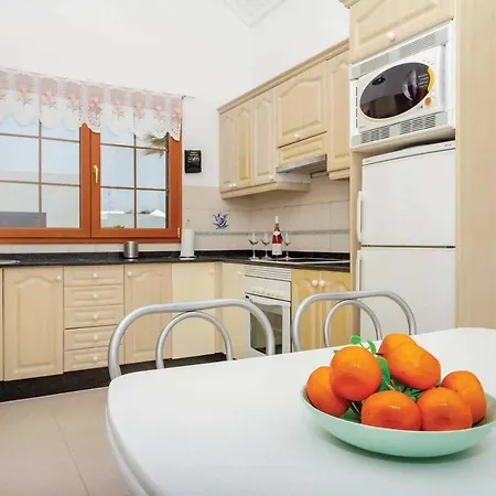 Puerto Del Carmen Sleeps 6 Air Con Wifi * بويرتو ذيل كارمين